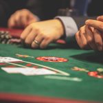 Strategii avansate de Blackjack: Cum să îți îmbunătățești șansele la mesele de joc